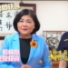 ▲縣長張麗善面對打詐特派員突襲式快問快答， 以幽默方式正確完成識詐應答。(圖/雲林縣政府提供)