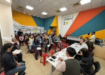 ▲市府都市發展處舉辦兩場次「小小北都市更新駐點工作站」公開展覽說明會，吸引近百位在地居民踴躍參與。(圖/嘉義市政府提供)