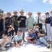 ▲縣長翁章梁等人體驗夏至正午「立竿不見影」的特殊天文景象。（圖/嘉義縣政府提供）