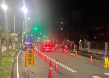 ▲嘉義市警察局啟動「封閉式路檢」，高達16處路檢點、動員總警力達80名，以大軍壓境的強勢攔檢。(圖/嘉義市政府提供)