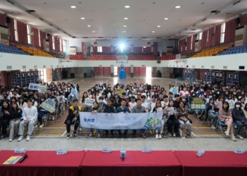 ▲青農前往斗六高中分享實務經驗，為培育在地農業新世代人才注入力量。(圖/雲林縣政府提供)