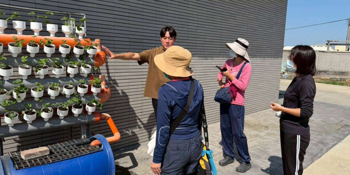 ▲活動現場帶領參與者親身體驗各項技術如何協助農民應對乾旱、熱浪與暴雨挑戰。(圖/雲林縣政府提供)