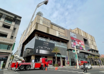 ▲嘉義市消防局結合轄內影城進行救災任務相關環節演練，期望將每次公共安全傷害降到最低。(圖/嘉義市政府提供)