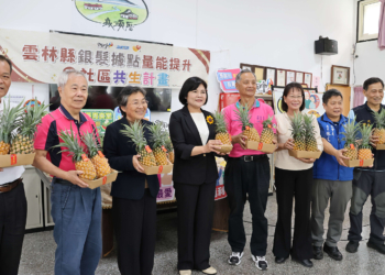▲全縣長青食堂及關懷據點發送鳳梨 張麗善縣長祝福端午節快樂。(圖/雲林縣政府提供)