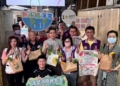 ▲民眾只要在活動期間至東市場及共和市場，自備購物袋或使用二手循環袋購物，按照步驟，上傳照片，即可參加減塑抽黃金。(圖/嘉義市政府提供)
