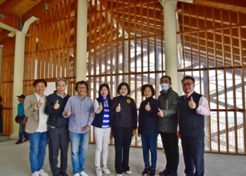 ▲張縣長允諾由縣府挹注室內裝修及景觀工程500萬，為斗南地區提供優質友善的幼教環境。(圖/雲林縣政府提供)