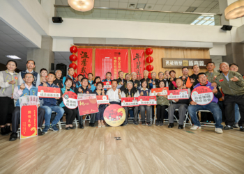 ▲嘉義縣各民間單位攜手合作，共同捐贈愛心年菜暨年節紅包，幫助弱勢家庭溫馨過年。（圖/嘉義縣政府提供）