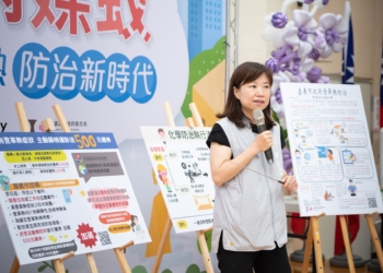 ▲廖育瑋局長細心說明登革熱防治要點。(圖/嘉義市政府提供)