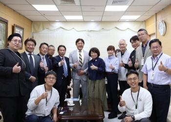 ▲市長黃敏惠開心迎接「日本旅行」再次造訪「棒球原鄉」嘉義市。(圖/嘉義市政府提供)