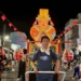 ▲「睡魔師」林廣海推著「睡魔媽祖」參與藝閣遶境。（圖/雲林縣政府提供）