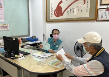 ▲大林鎮衛生所主任喬嘉醫師自研AI上線，精準守護三高族群健康。（圖/嘉義縣政府提供）