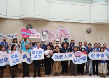 ▲關懷機車族安全，縣長張麗善呼籲民眾騎機車出門一定要戴安全帽。(圖/雲林縣政府提供)