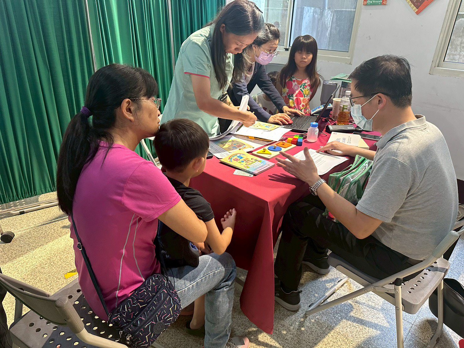 ▲兒童發展篩檢服務,協助家長及早掌握孩子發展狀況。(圖/嘉義縣政府提供)