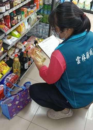 ▲雲林縣衛生局立即啟動市售通路、販售業、餐飲業及食品製造業等稽查。（圖/雲林縣政府提供）