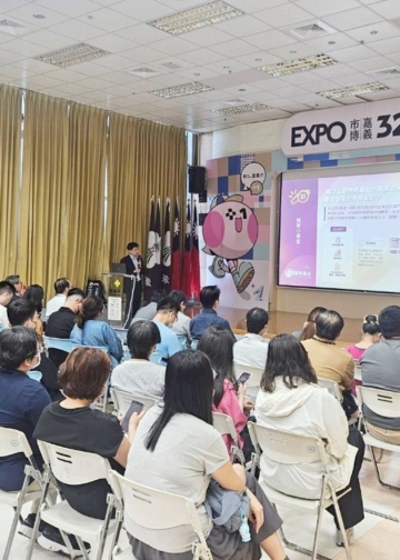 ▲「哨響正義在，法律當後盾—解析公益揭弊者保護法」教育講座，邀請法務部廉政署肅貪組組長邱智宏擔任講師。(圖/嘉義市政府提供)