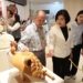 ▲張麗善縣長參觀神工傳藝《雲林無形文化資產保存者特展》。（圖/雲林縣政府提供）