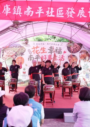 ▲土庫南平社區戰鼓隊為活動熱鬧開場。（圖/雲林縣政府提供）