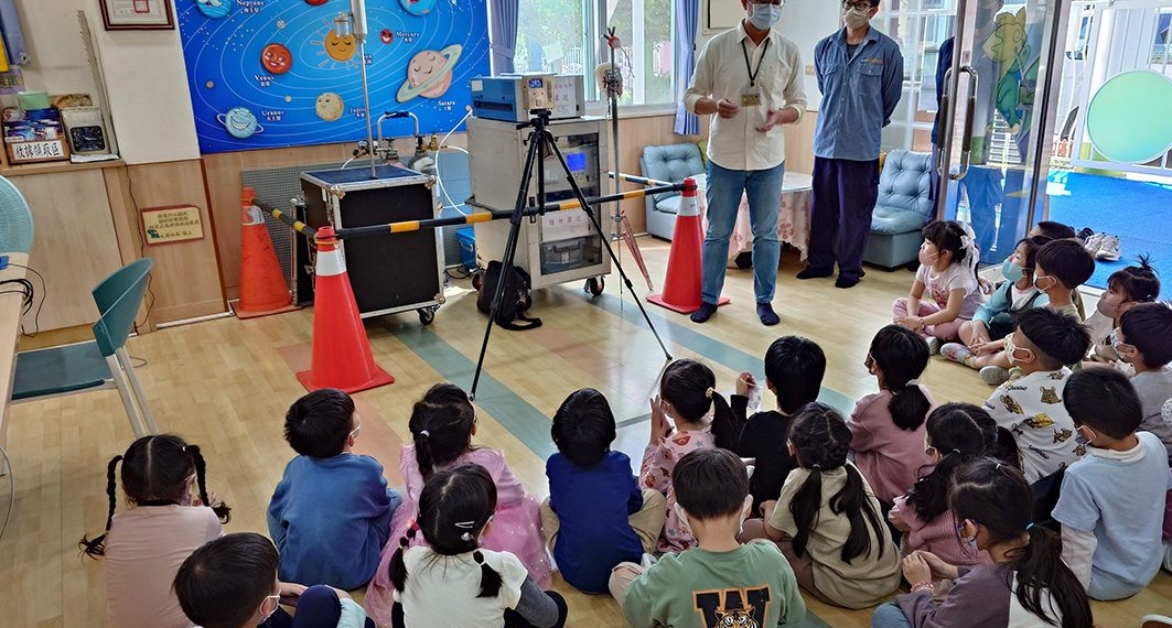 ▲嘉義市政府環境保護局成功輔導轄內200人以上幼兒園，全數取得室內空氣品質自主管理標章。(圖/嘉義市政府提供)