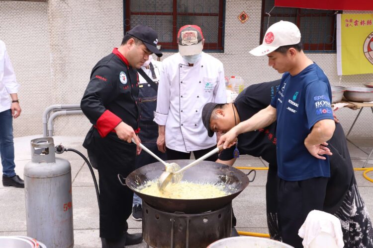 ▲來自各地的義廚精心料理美食。(圖/雲林縣政府提供)
