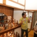 ▲縣長張麗善參觀木芥子娃娃。(圖/雲林縣政府提供)