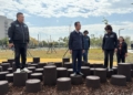 ▲嘉義長庚醫院中央公園竣工開放，縣長翁章梁等人前往視察。（圖/嘉義縣政府提供）