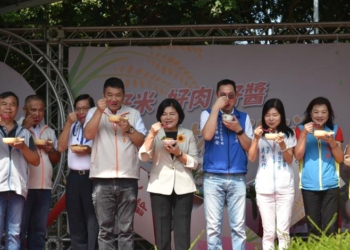 ▲2023雲林滷肉飯節由爭霸戰脫穎而出的14家專業店家，提供超過千碗的香噴噴滷肉飯，免費分享鄉親。(圖/雲林縣政府提供)