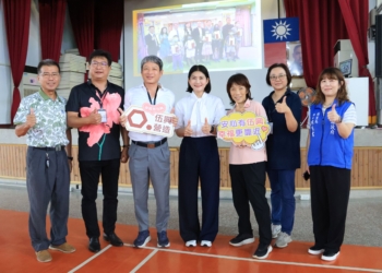 ▲伍興營造攜手高雄長庚醫療團隊走進飛沙國中，為學童進行心臟檢查與健康篩檢。（圖／記者邱猷權攝）