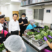 ▲縣長翁章梁至祥好農場了解智慧農業系統實際運用情形。(圖/嘉義縣政府提供)