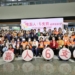 ▲嘉義市今（6日）於市府中庭舉辦「憶嘉人6支箭」服務方案成果發表會，六大創新措施為失智家庭打造安心且友善的生活環境。（圖/嘉義市政府提供）