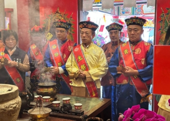 ▲大林水碓鎮安宮入火安座典禮，由縣長翁章梁擔任主祭官。(圖/嘉義縣政府提供)