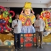 ▲由日本青森睡魔祭燈藝師林廣海(左)創作的媽祖，與臺灣李建男(右)創作的千里眼與順風耳。(圖/雲林縣政府提供)