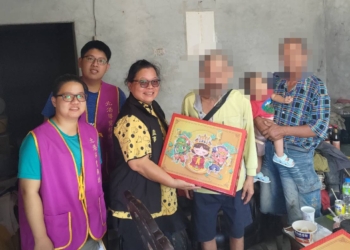 ▲協會代表至北港弱勢家庭致贈物資，傳遞冬日溫暖。（圖／社團法人雲林縣文化古蹟人文發展協會提供）