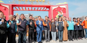 ▲台灣燈會宗教燈區「好神抵嘉」結合宮廟、宗教團體與多元信仰文化。（圖/嘉義縣政府提供）