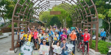 ▲今(26日)上午特於嘉油鐵馬道熱鬧舉辦首場暖身活動。(圖/嘉頌重奏團提供)