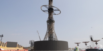 ▲2026台灣燈會主燈「光沐—世界的阿里山」氣勢磅礡，象徵嘉義山林文化與國際接軌的嶄新風貌。(圖/嘉義縣政府提供)