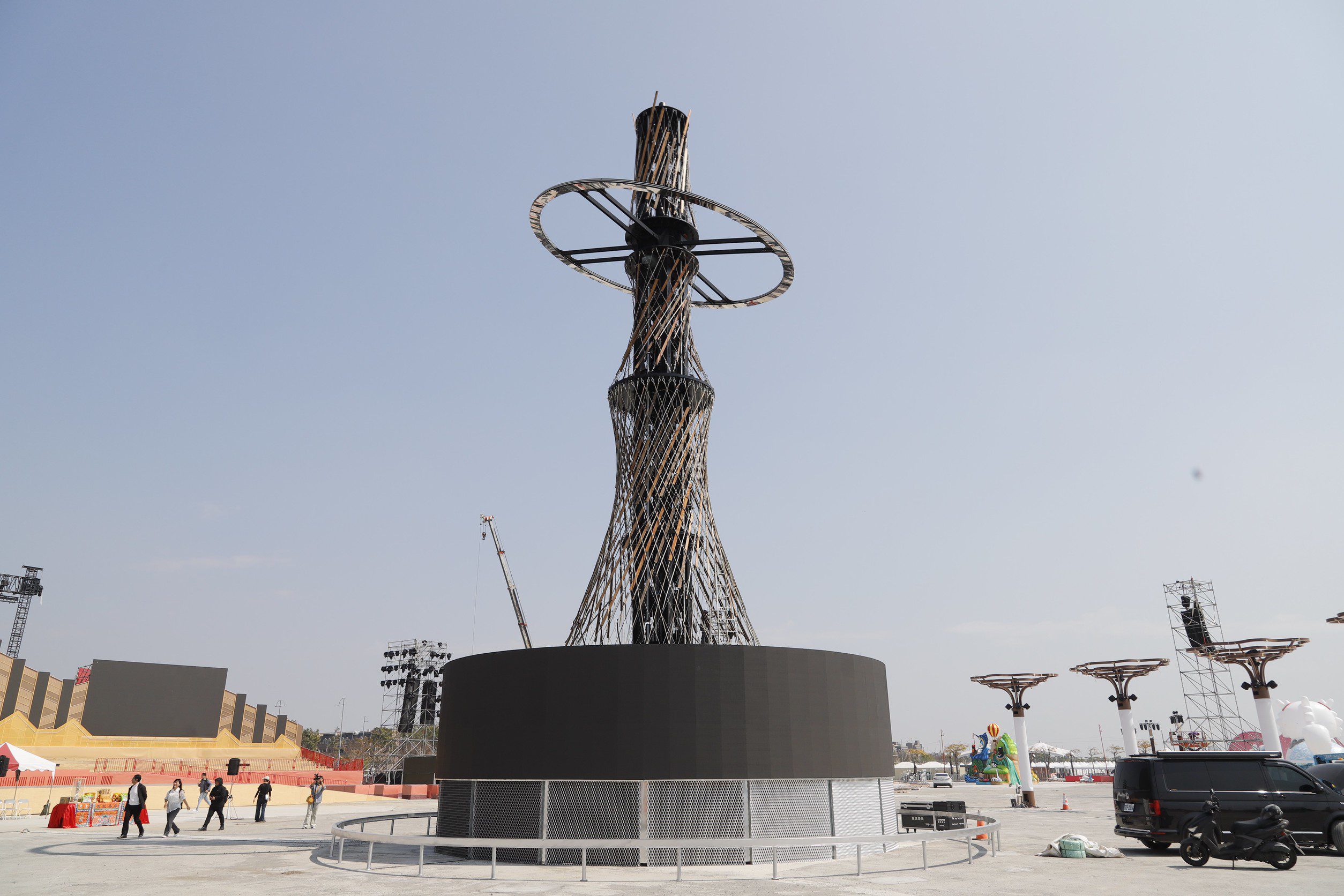 ▲2026台灣燈會主燈「光沐—世界的阿里山」氣勢磅礡,象徵嘉義山林文化與國際接軌的嶄新風貌。(圖/嘉義縣政府提供)