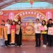 ▲縣長張麗善敲鑼為雲林年貨大街揭幕。(圖/雲林縣政府提供)