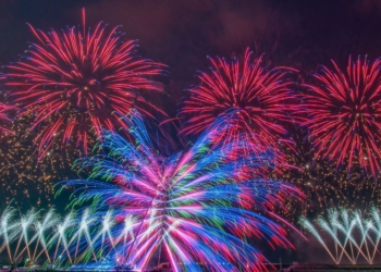 ▲2026台灣燈會10分鐘1.7萬發煙火點亮嘉義夜空。（圖/嘉義縣政府提供）