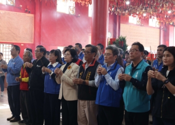 ▲雲林縣政府睽違12年再度舉辦跨年晚會，活動前循例前往六房媽紅壇祈福，展現地方歲末活動與宗教文化的連結。（圖／雲林縣政府提供）