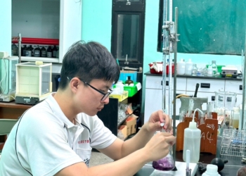 ▲化驗手金手第1名-嘉義高工黃博文。（圖/嘉義縣政府提供）