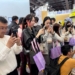 ▲嘉義市警局首創AR實境互動防詐遊戲，一開幕即吸引現場民眾爭相體驗。(圖/嘉義市政府提供)