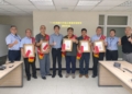 ▲嘉義市肯定第一線公車駕駛長周全的公共服務，公開表揚許錫振、羅國榮、王承豐、紀錦松及曾詠誠等5位優秀駕駛長。(圖/嘉義市政府提供)