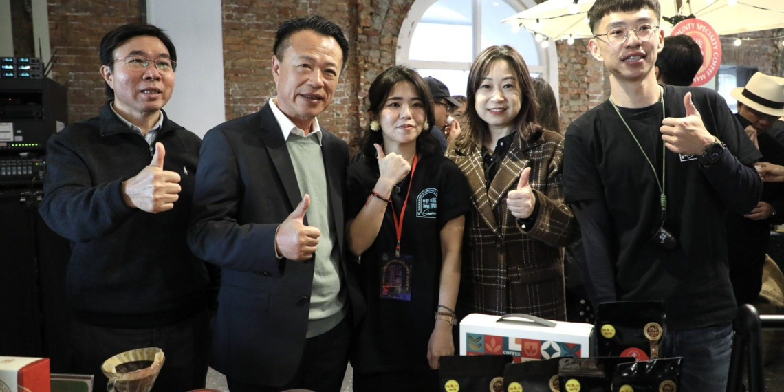 ▲「啡嚐嘉義」前進台北華山文創園區，嘉義縣長翁章梁也親自到場向各界推廣。(圖/嘉義縣政府提供)