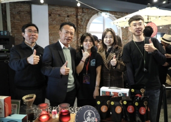 ▲「啡嚐嘉義」前進台北華山文創園區,嘉義縣長翁章梁也親自到場向各界推廣。(圖/嘉義縣政府提供)