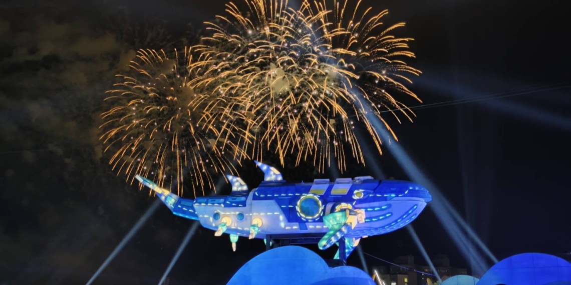 ▲鯨魚戰艦霸氣領航。（圖/嘉義縣政府提供）