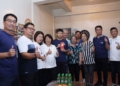 ▲黃敏惠市長親自前往金牌國手王宥鈞家中慰勉，期許往後比賽繼續斬獲榮耀。(圖/嘉義市政府提供)