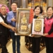 ▲縣長張麗善抽出價值66,666首獎「交趾陶媽祖」的幸運信徒。(圖/雲林縣政府提供)