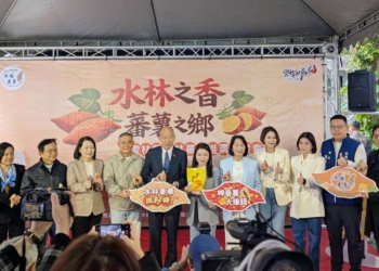 ▲雲縣府北上立院行銷水林蕃薯 獲立法院長韓國瑜率隊到場力挺。(圖/雲林縣政府提供)