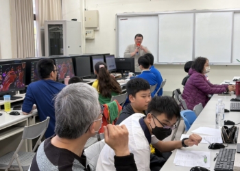 ▲嘉義市政府教育處召集8支晉級全國貓咪盃Scratch決賽的隊伍，舉辦Scratch程式設計培訓課程。(圖/嘉義市政府提供)