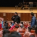 ▲孩子們前往劇場觀摩，學習劇場禮儀。（圖/嘉義市政府提供）